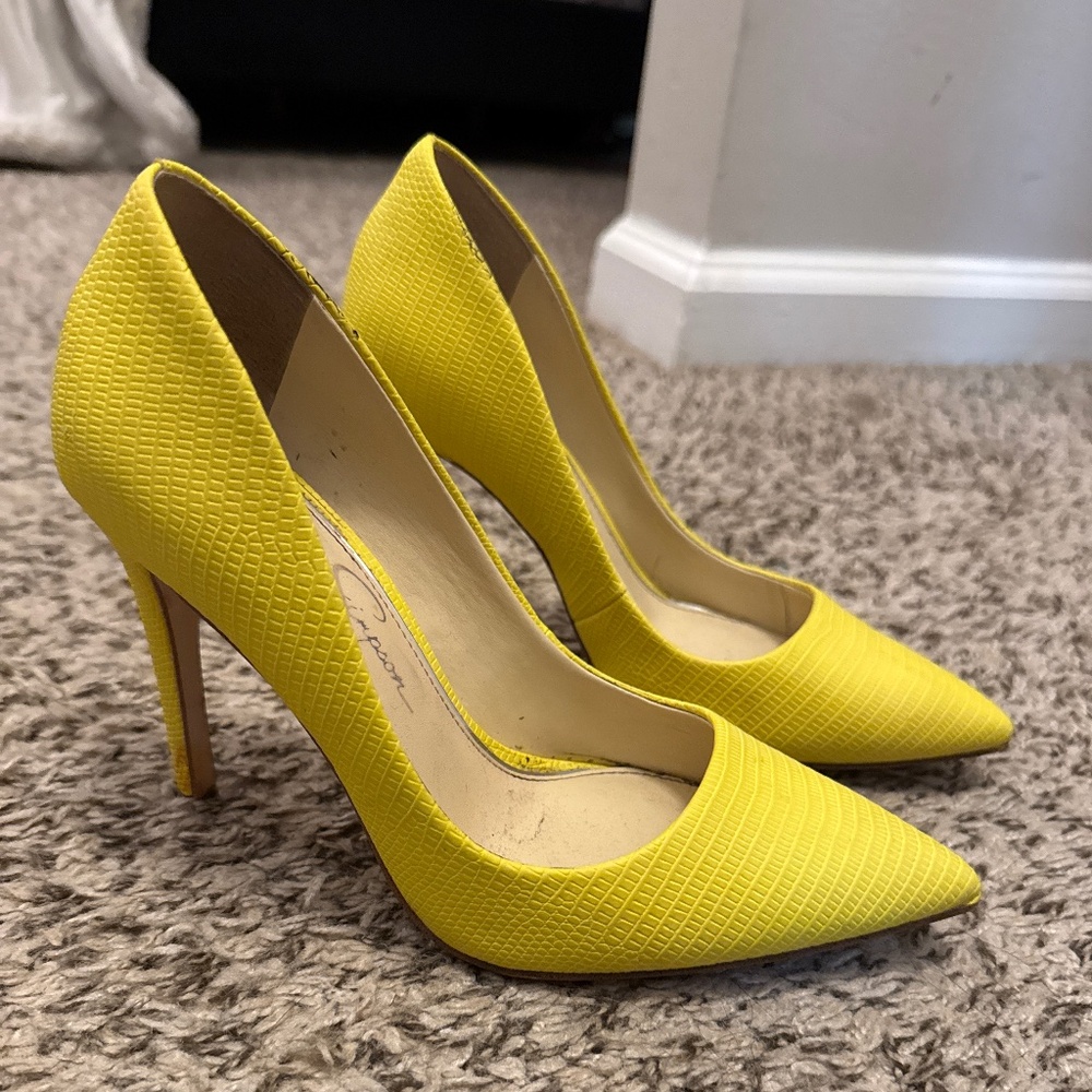 Jessica Simpson stilettos